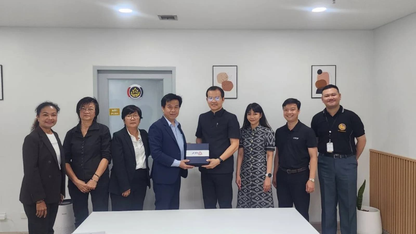 เข้าพบอธิบดีกรมพัฒนาชุมชน เพื่อนำเสนอกิจกรรม Thailand Social Impact Credit (TSIC) 