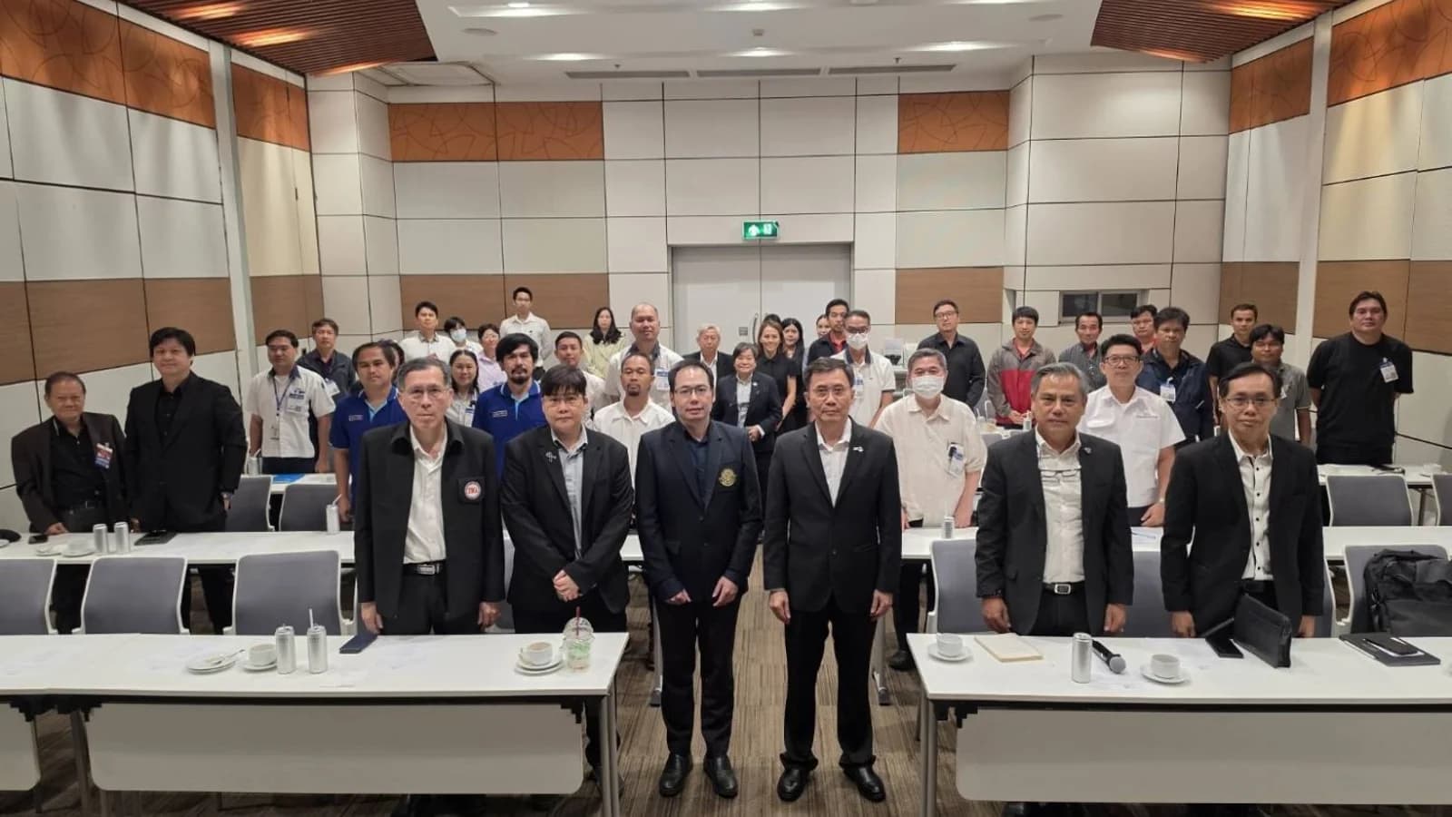 ส.อ.ท. จัดสัมมนาขับเคลื่อนอุตสาหกรรมไทยด้วย AI & Automation ติดอาวุธผู้ประกอบการรับมือวิกฤตเศรษฐกิจ มุ่งสร้างโอกาสใหม่ในยุคอุตสาหกรรมสมัยใหม่