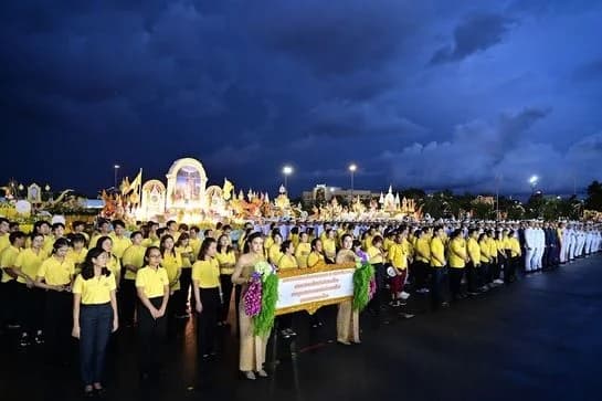 ส.อ.ท. ร่วมงานมหรสพสมโภชเฉลิมพระเกียรติพระบาทสมเด็จพระเจ้าอยู่หัวเนื่องในโอกาสพระราชพิธีมหามงคลเฉลิมพระชนมพรรษา 6 รอบ