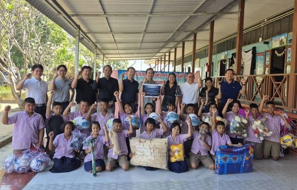 กลุ่มอุตสาหกรรมยาง จัดกิจกรรม CSR มอบทุนการศึกษาและสิ่งของแก่โรงเรียนในจังหวัดเพชรบุรี
