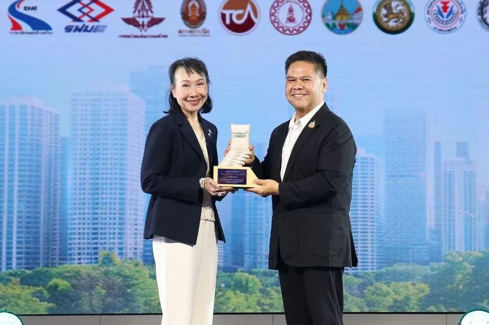 ส.อ.ท. ร่วมรับมอบรางวัลเกียรติยศขับเคลื่อนนโยบายลดก๊าซเรือนกระจกภาคอุตสาหกรรม งาน "TCMA at 20: The NEXT Chapter to Net Zero 2050"